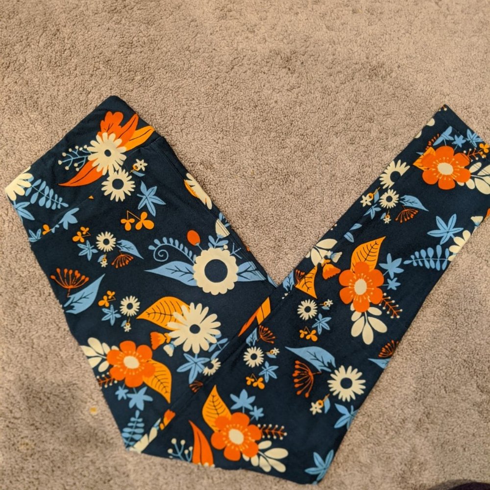 🌟 LuLaRoe, Tall & Curvy Leggings - Floral